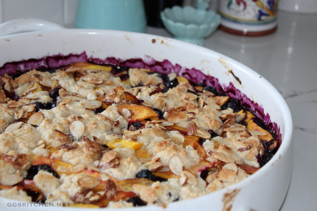 mixed berry cobbler